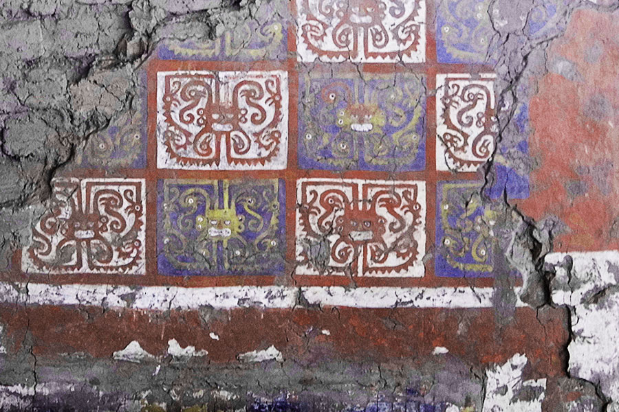 Muestra de pared con iconografía mochica, en la Huaca de La Luna, Trujillo