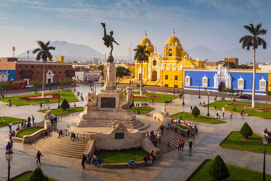 Vista aérea de la plaza principal de Trujillo